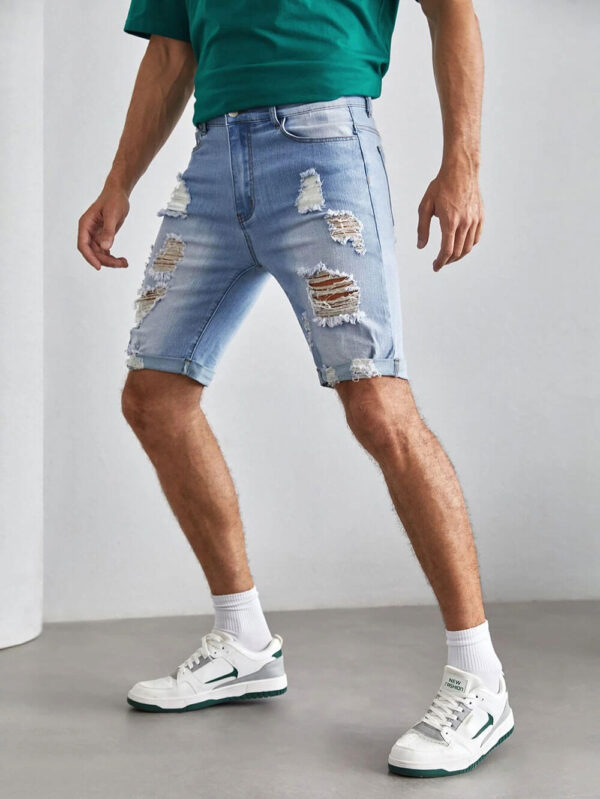 Fit jean shorts with rips